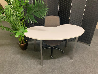 Used Ikea bean table office desk white 140cm x 69cm