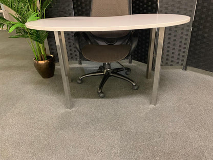 Used Ikea bean table office desk white 140cm x 69cm