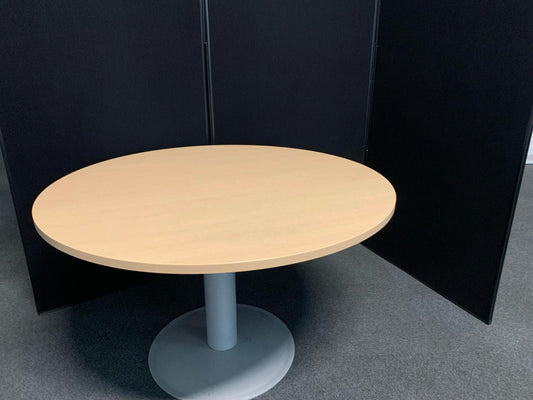 Used breakout table 120cm - Brown