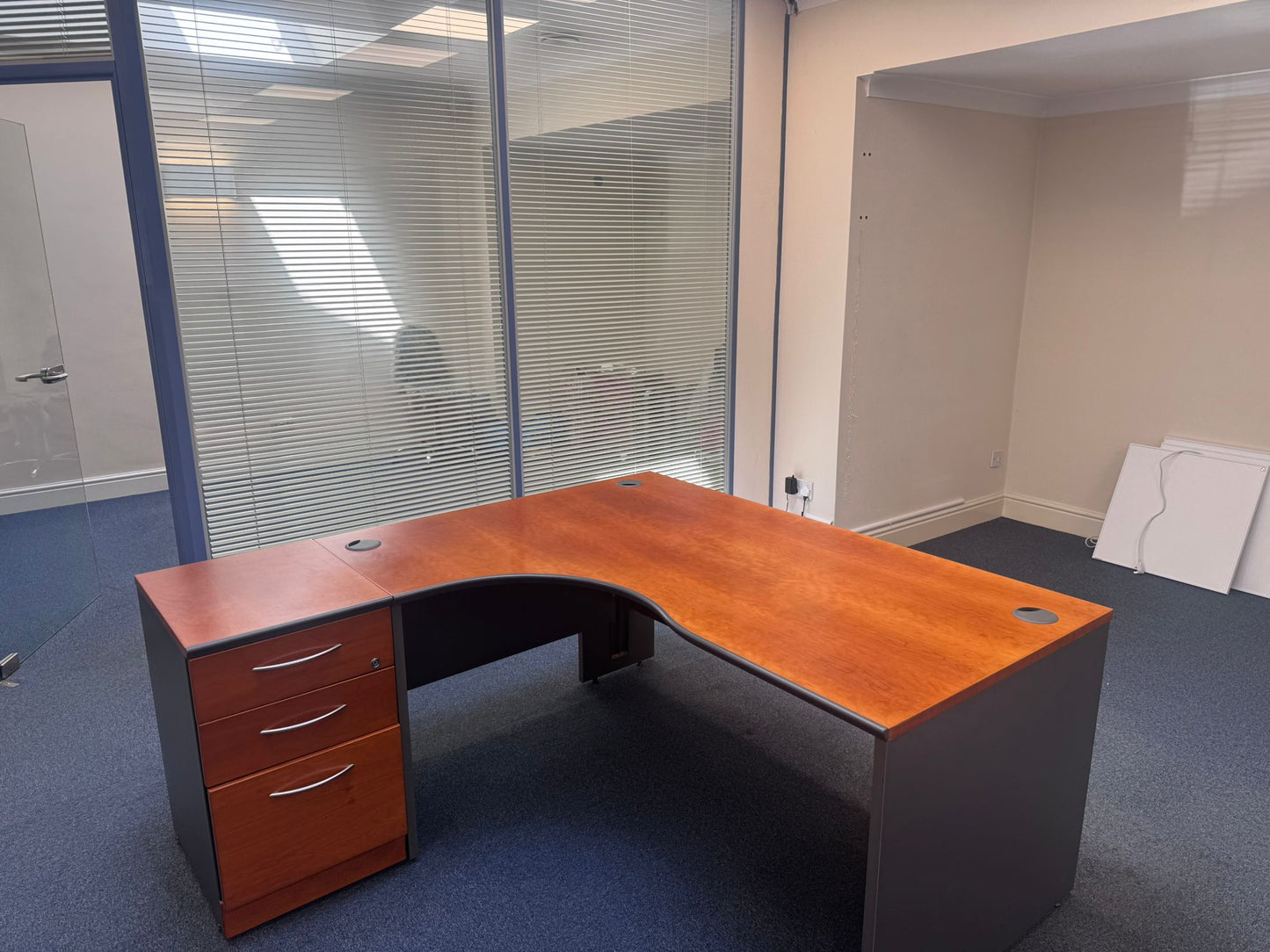 Used Desk Dark  Wood finish Lshape excutive desk 160cm x 120cm Panel leg and matching drawer