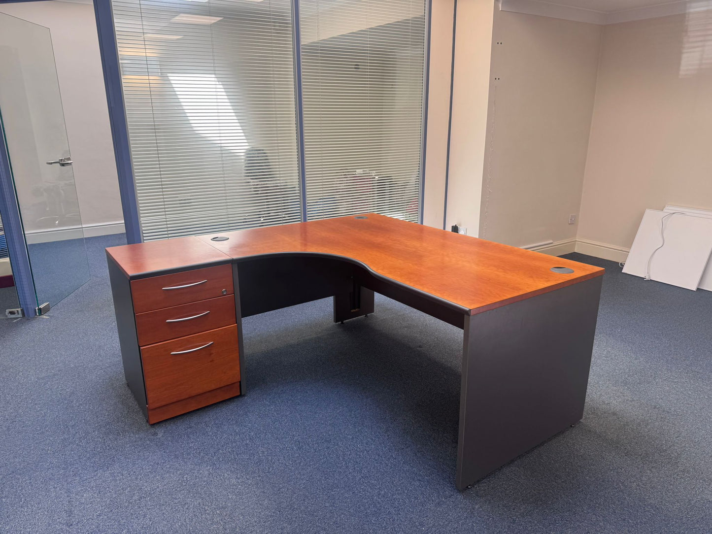Used Desk Dark  Wood finish Lshape excutive desk 160cm x 120cm Panel leg and matching drawer