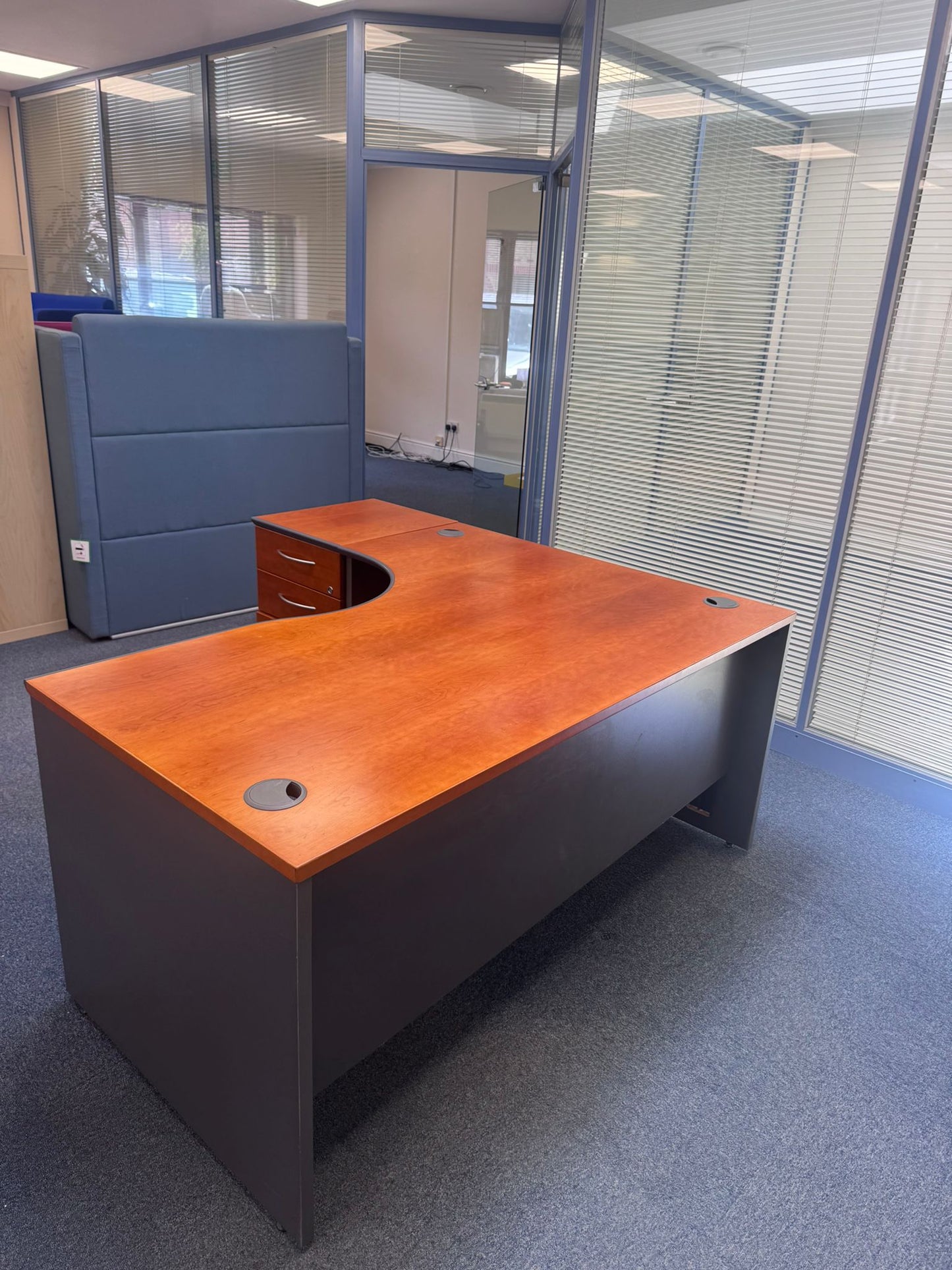 Used Desk Dark  Wood finish Lshape excutive desk 160cm x 120cm Panel leg and matching drawer