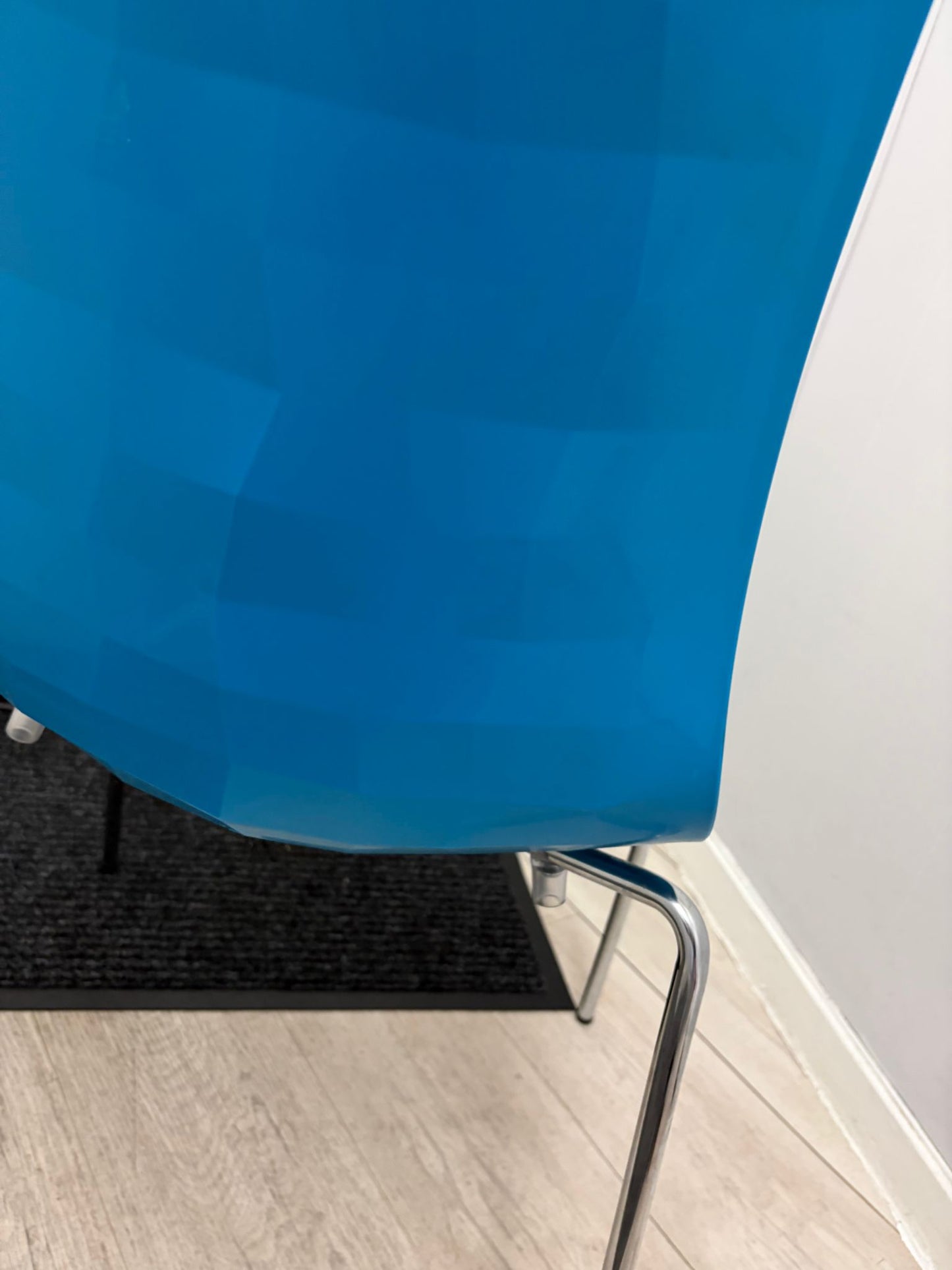Secondhand dining chair with chrome legs - stackable turtle shell design