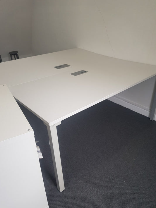 White 2 Pod Office desk (160cm x 80cm)