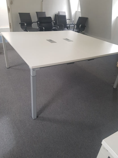 White 2 Pod Office desk (160cm x 80cm)