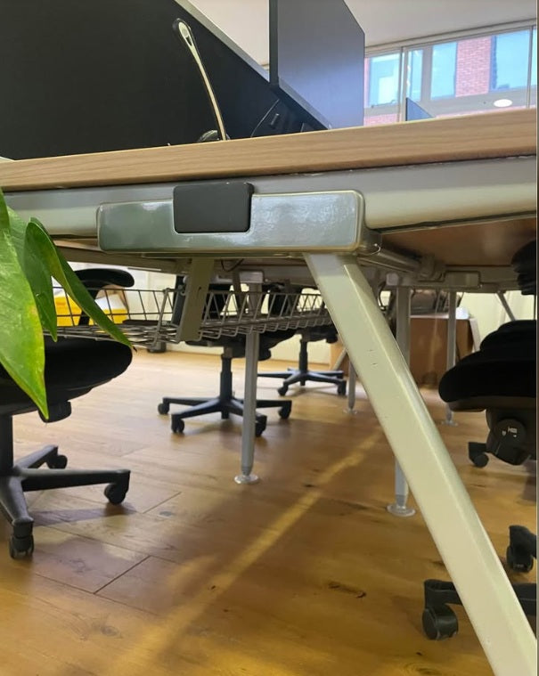 Pre-Owned Wood Top Finish Desk/s 6 Pods 120cm x 80cm each desk with Black Dividers