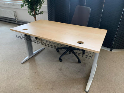 Used Beech Single Desk 140cm x 80cm