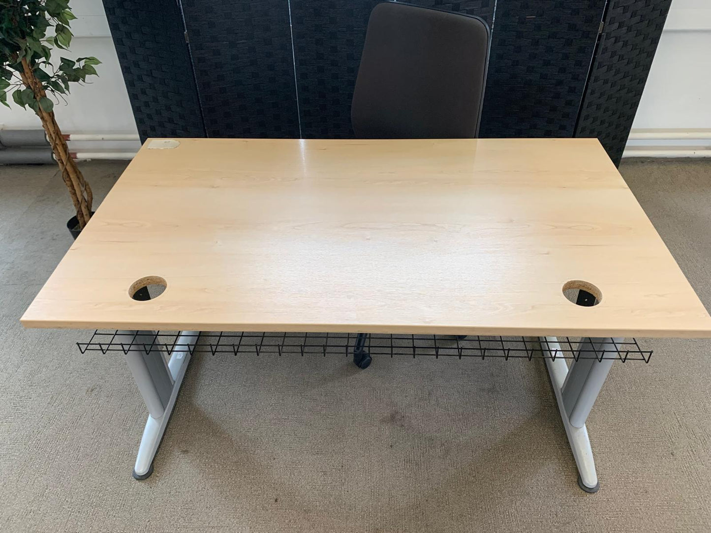 Used Beech Single Desk 140cm x 80cm
