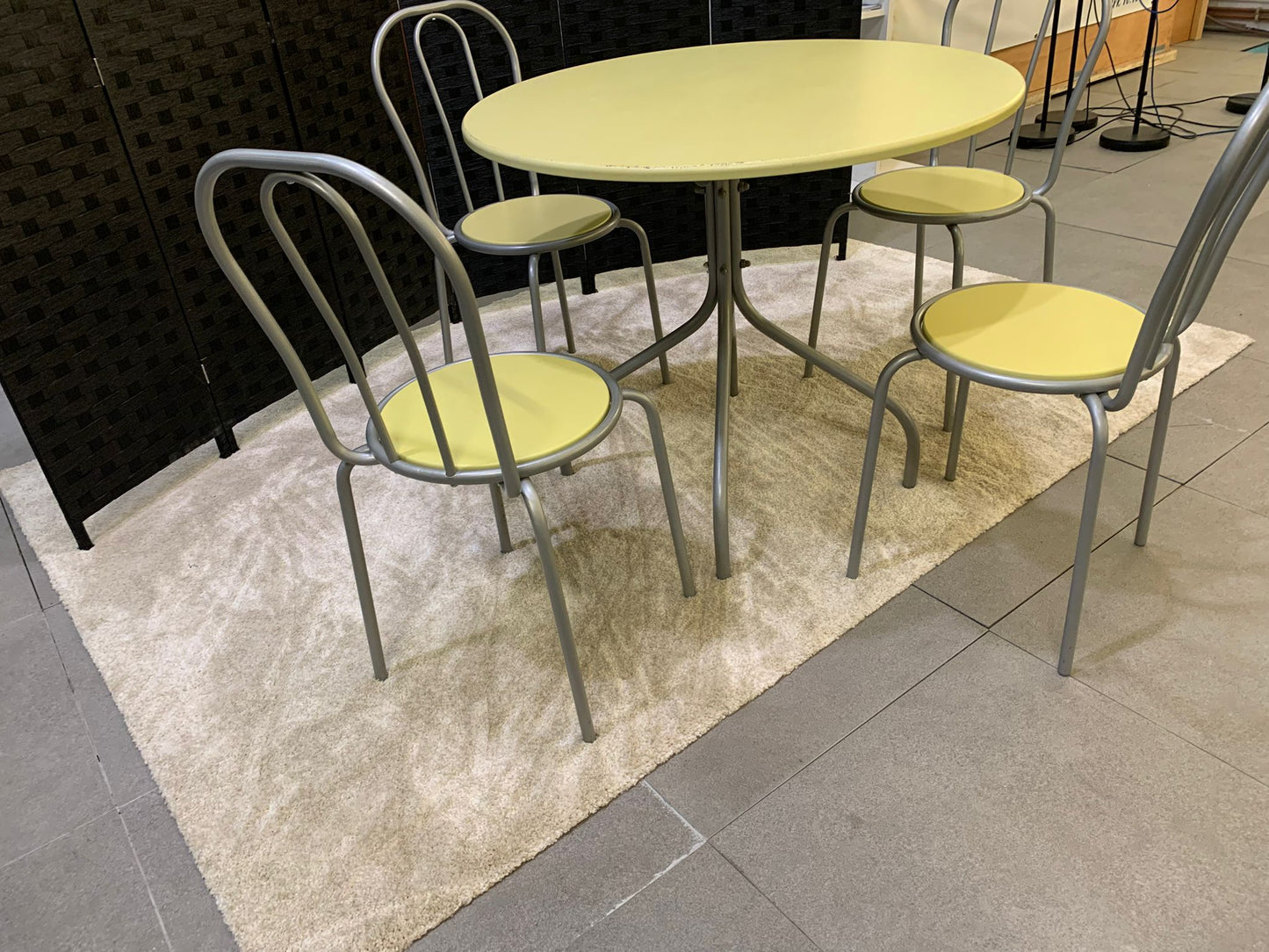 Pre-owned Yellow 80cm Canteen Breakout Table