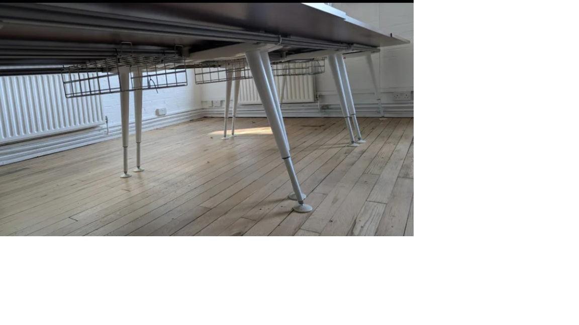 Walnut 2 person pod bench hot desks 120cm x 160cm x 73cm