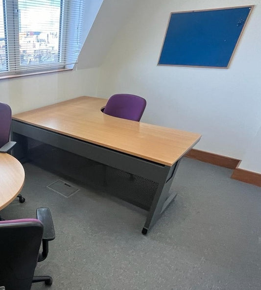Wood finish L shape Corner Desk 160cm w x 120cm dx 73cm h
