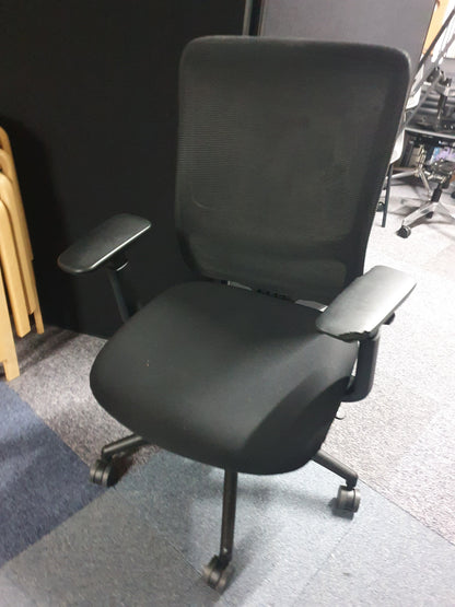 Used Curved Back Black Mesh Swivel chair Besthul