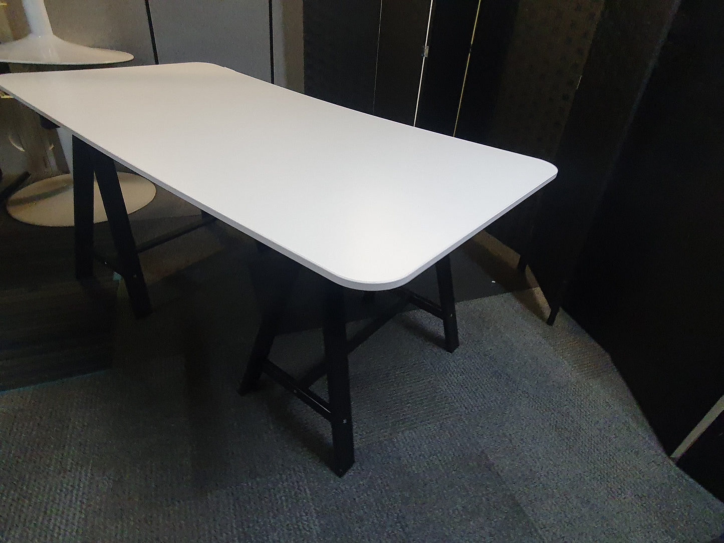 Used IKEA Bekant Table top and A Frame legs 160cm x 80cm