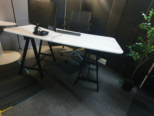 Used IKEA Bekant Table top and A Frame legs 160cm x 80cm