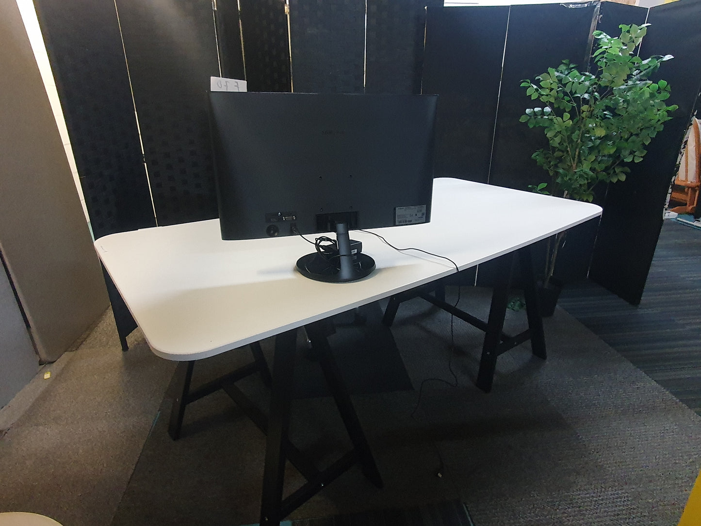 Used IKEA Bekant Table top and A Frame legs 160cm x 80cm