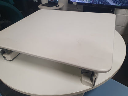 Used Yo yo desk height adjustable white 56 x 70cm