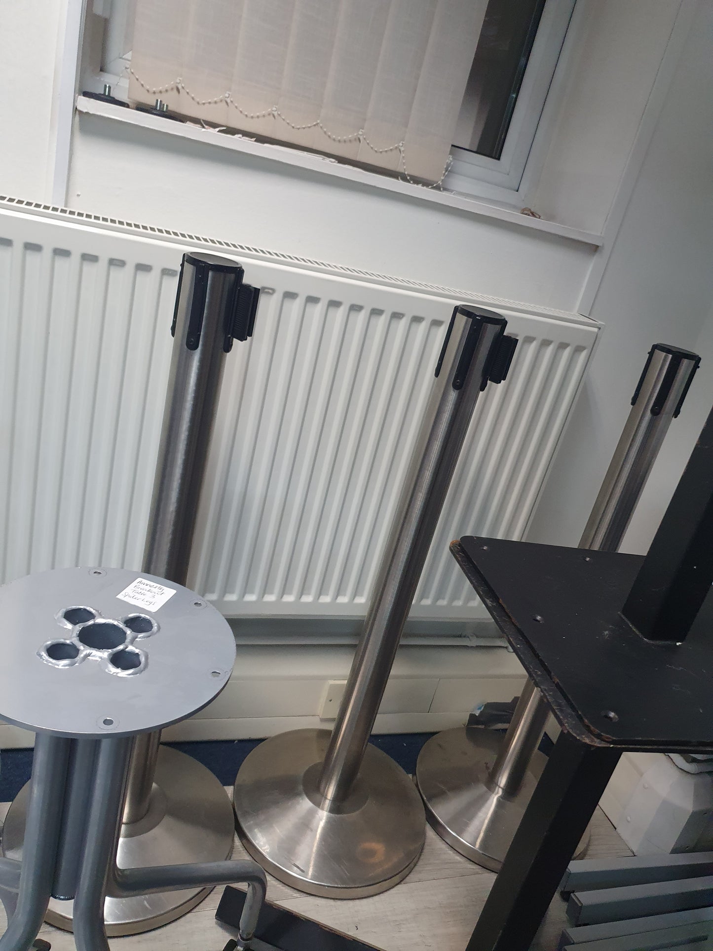 Second hand Used Retractable Strip Belt heavy Duty Steel Que Railing Stand Barrier