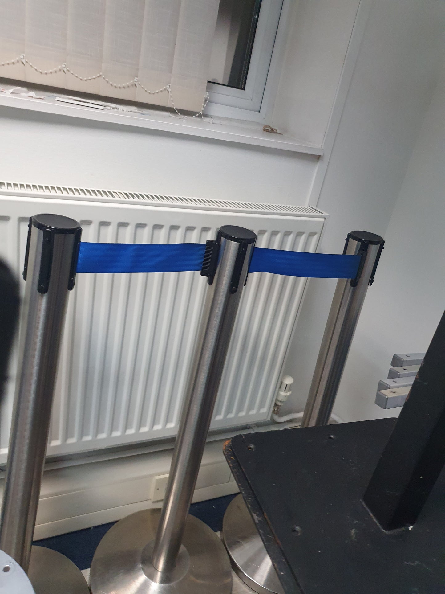 Second hand Used Retractable Strip Belt heavy Duty Steel Que Railing Stand Barrier