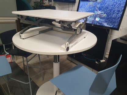Used Yo yo desk height adjustable white 56 x 70cm