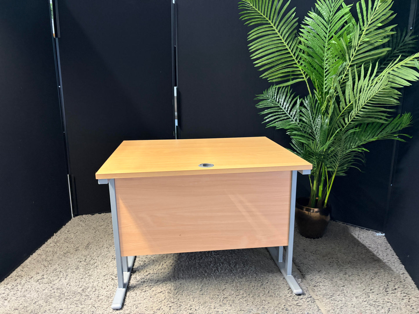 Secondhand office desk 110cm x 80cm x 73cm