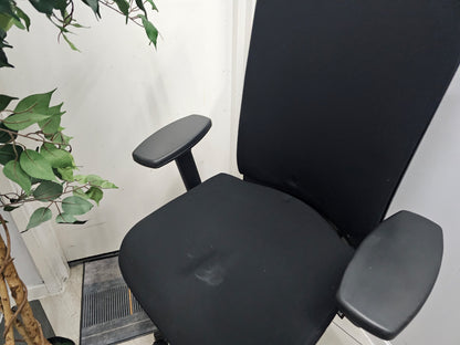 Black Office Swivel chair in croydon, adjustable ergonomic home office desk chair