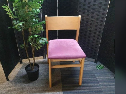 Second hand meeting chair wood and pink Pineapple Brand