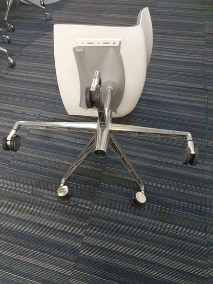 Underside of Arper Catifa Swivel Chair on castors
